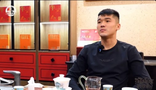 开云体育-钟义浩谈战胜海港：不像外界说的爆冷，河南队现在有进攻也有防守